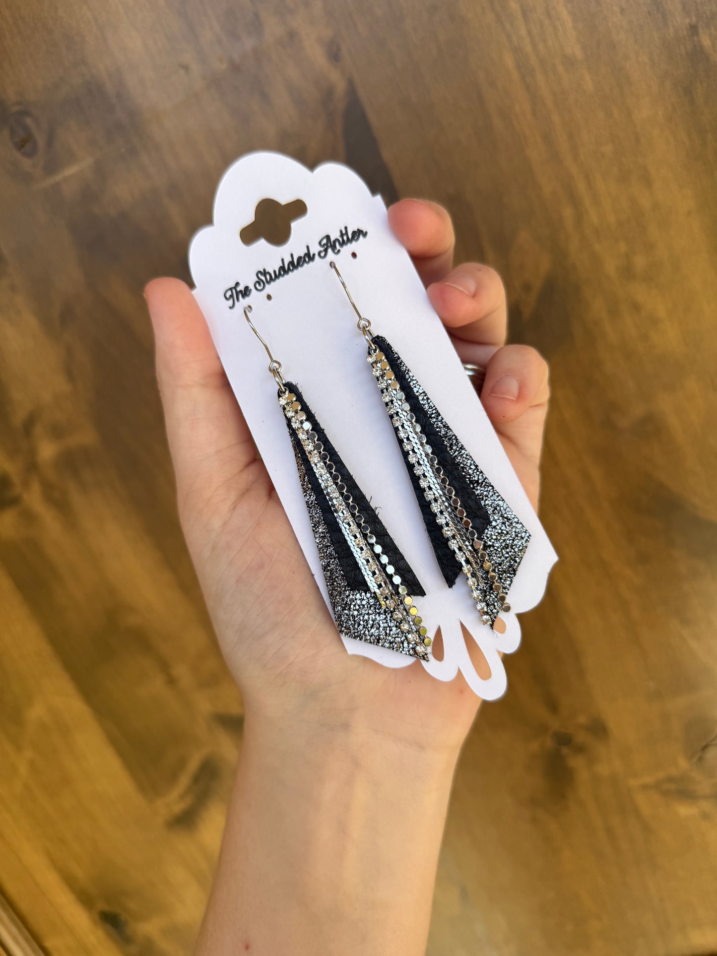 Fringe feather Leather Earrings - Western Boho Style Leather Earrings - Silver and White Stars