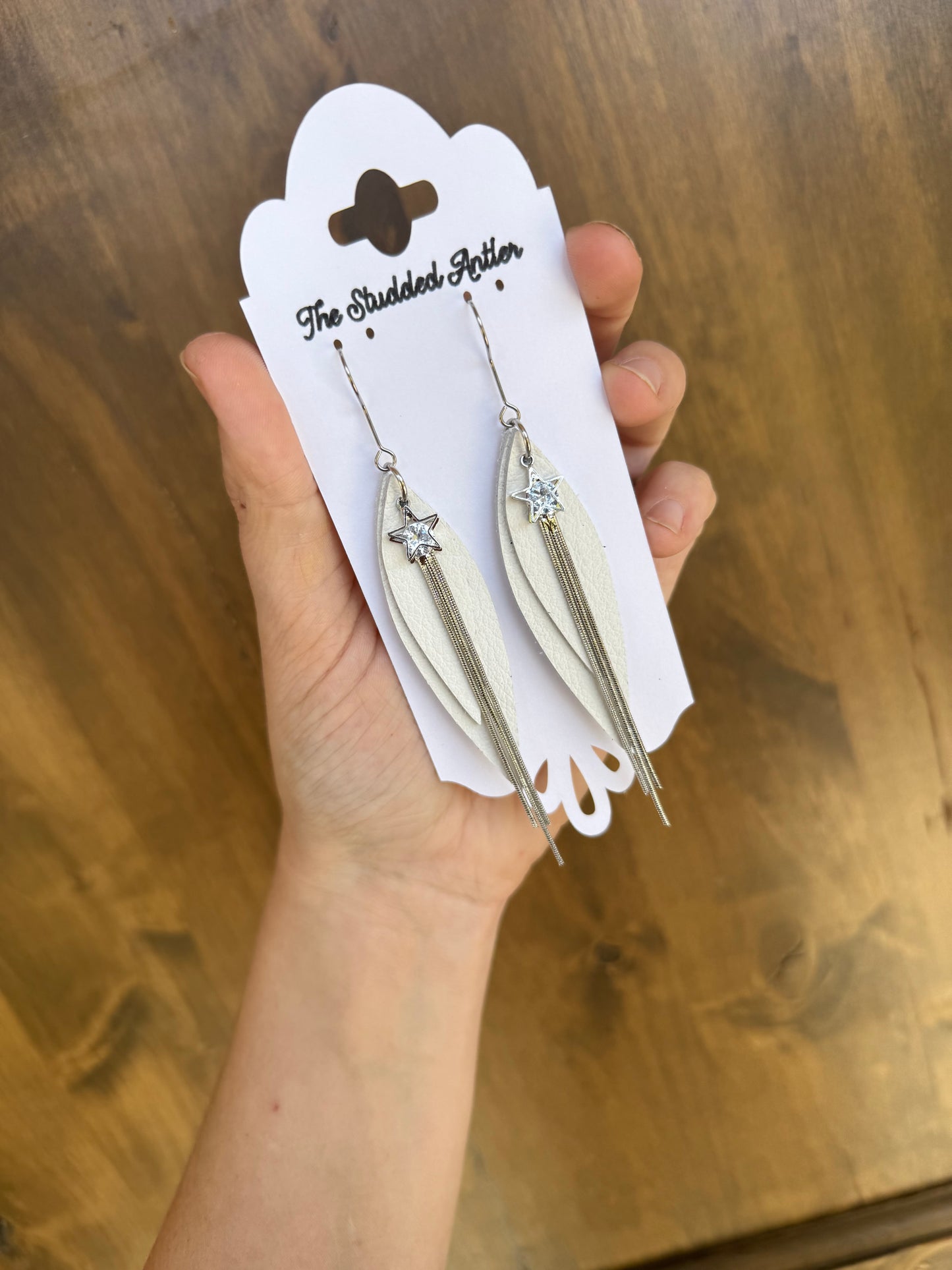Fringe feather Leather Earrings - Western Boho Style Leather Earrings - Silver and White Stars