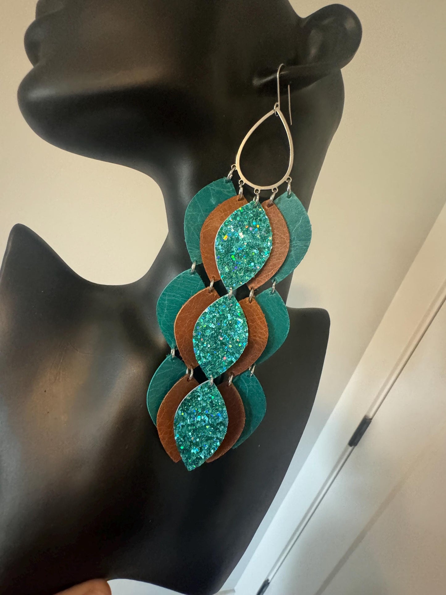 Boho style leather earrings - Teardrop Hoop Leather Earrings - Dark Teal Glitter and Brown