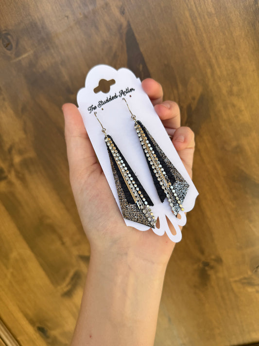 Fringe feather Leather Earrings - Western Boho Style Leather Earrings - Silver and White Stars
