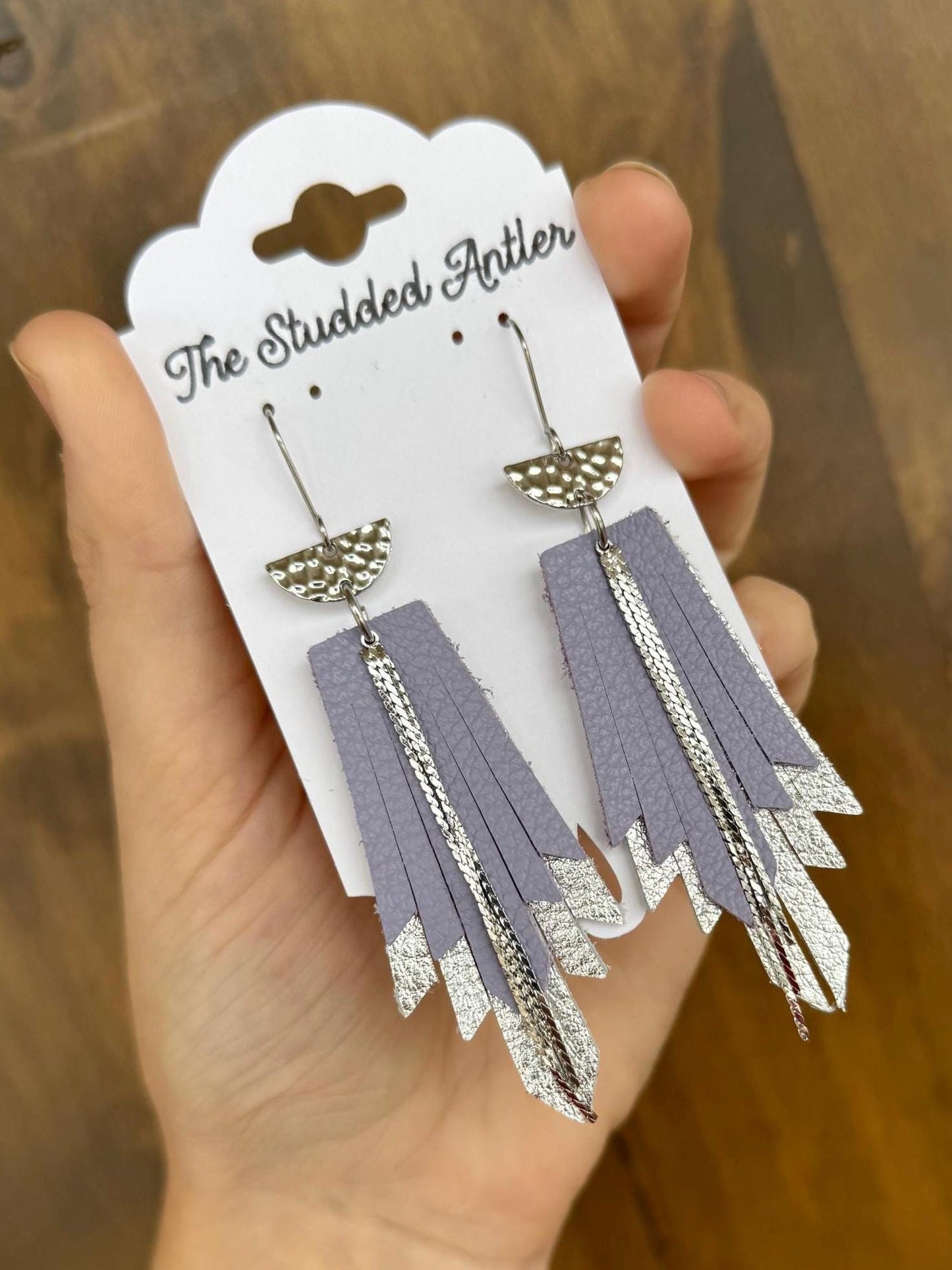 Boho style leather earrings - Western style Fringe Feather Leather Earrings - Silver and Light Purple