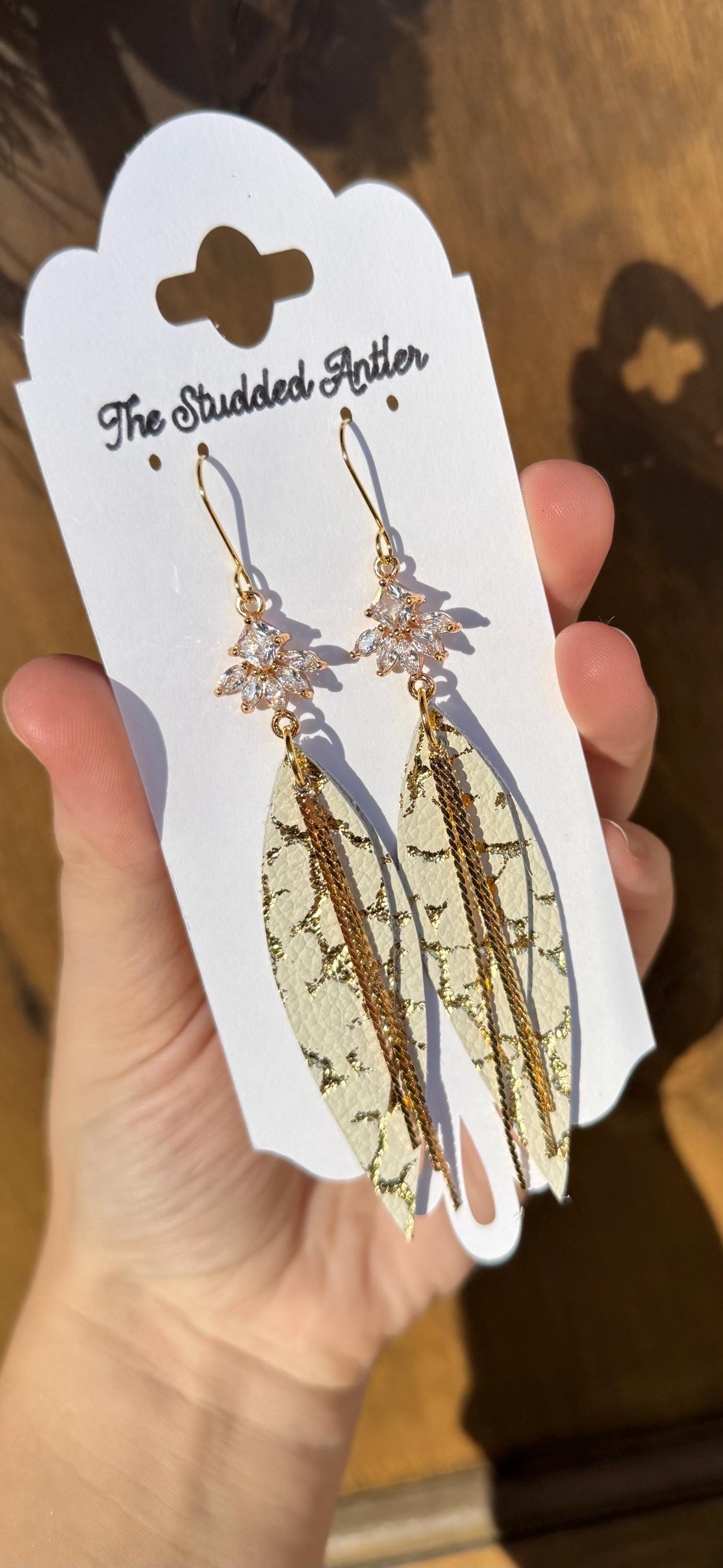 Teardrop Feather Genuine Leather Earrings - White and Gold